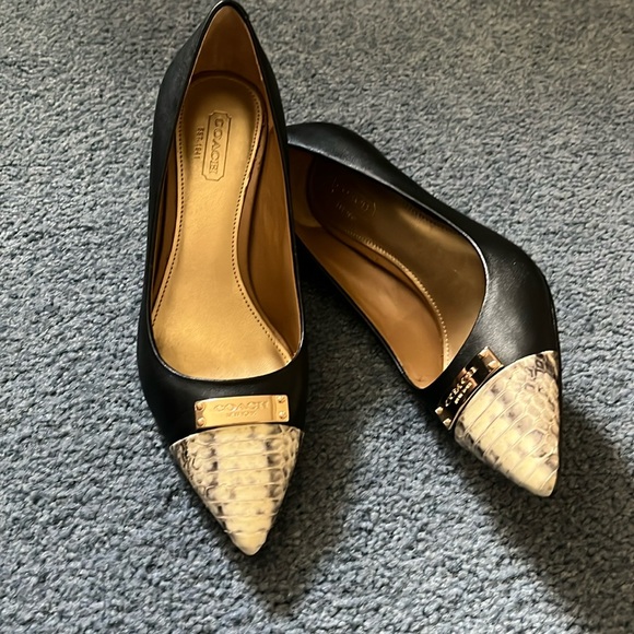 Coach Shoe black with snakeskin toe - Picture 1 of 5